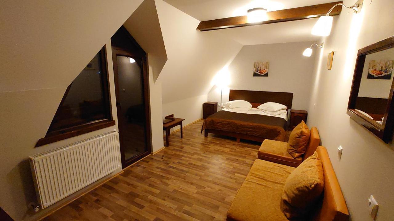 Pensiunea Musatinii Putna  Exterior foto